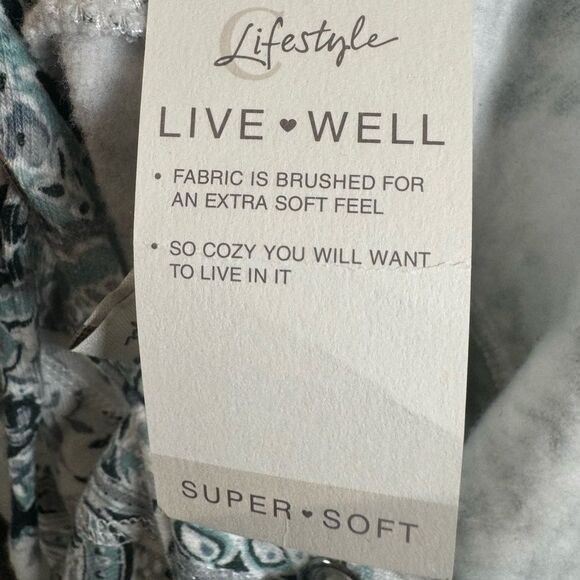 JM Active ivory and green paisley print soft brushed hoodie size medium NWT - Picture 8 of 9